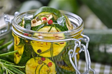 Zu Blogartikel 'Food Waste: „Was mache ich mit einem Broccoli-Strunk?“' wechseln